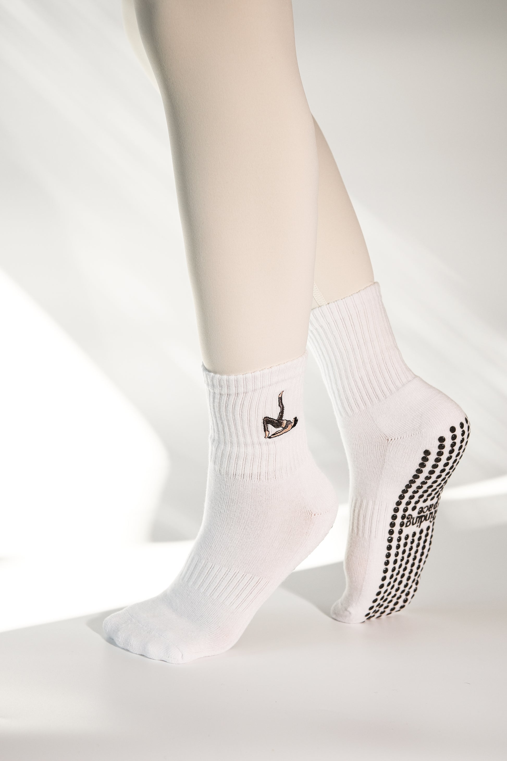 Mat Pilates Grip Socks in White