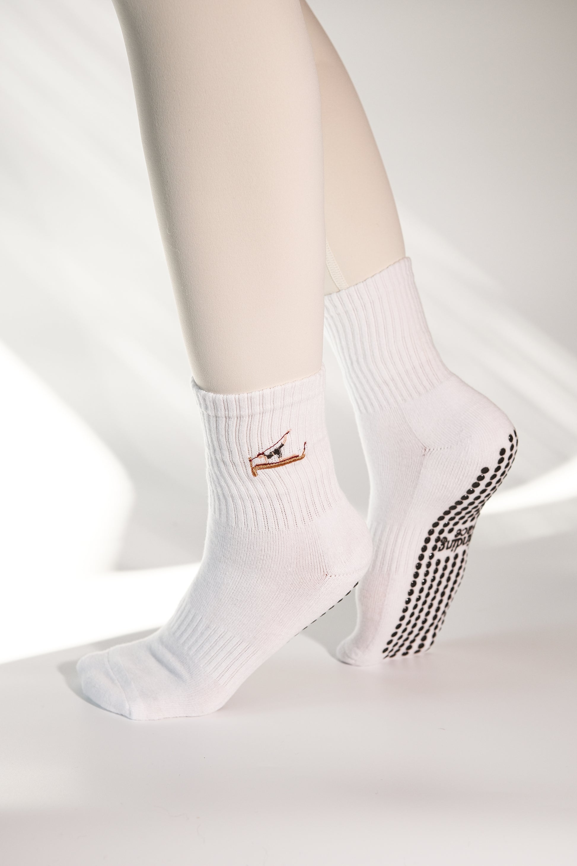 Reformer Pilates Grip Socks in White